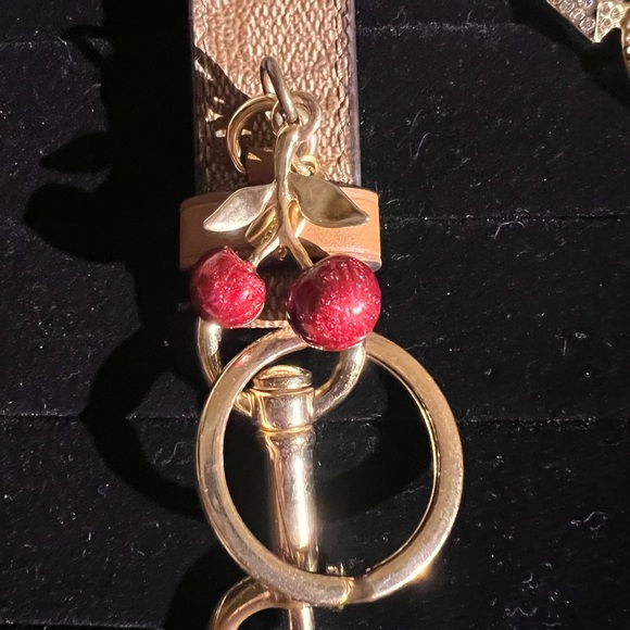 Michael Kors LOVE purse charms and Coach Key Fob Bundle w/ white bag included - Picture 5 of 13